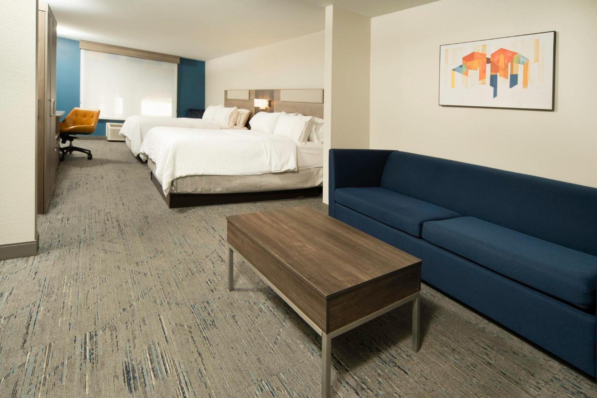 Hotel Express & St. Charles By Ihg